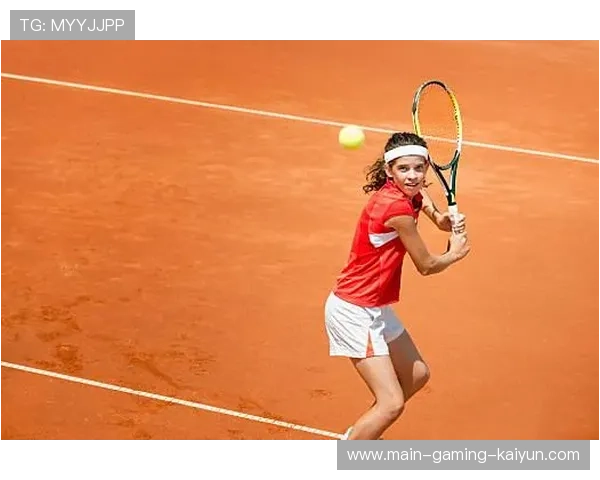 网球少年反手击球如教科书——从初心到巅峰的完美演绎